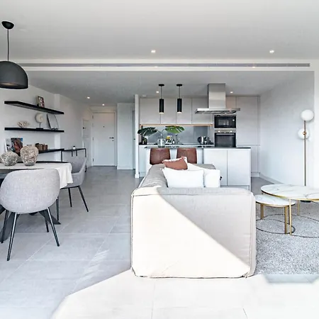 Oasis32542 - Modern In Luxury Apartment