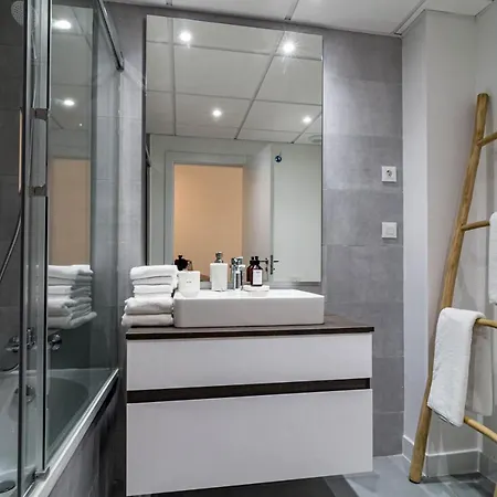 Oasis32542 - Modern In Luxury