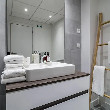 Oasis32542 - Modern In Luxury Apartment Estepona